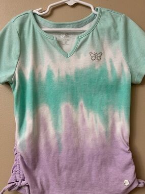 Girls Tie-Dye V-Neck Tee with Butterfly Detail justice top